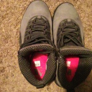 Size (9) 210$ Jordan's for 75$